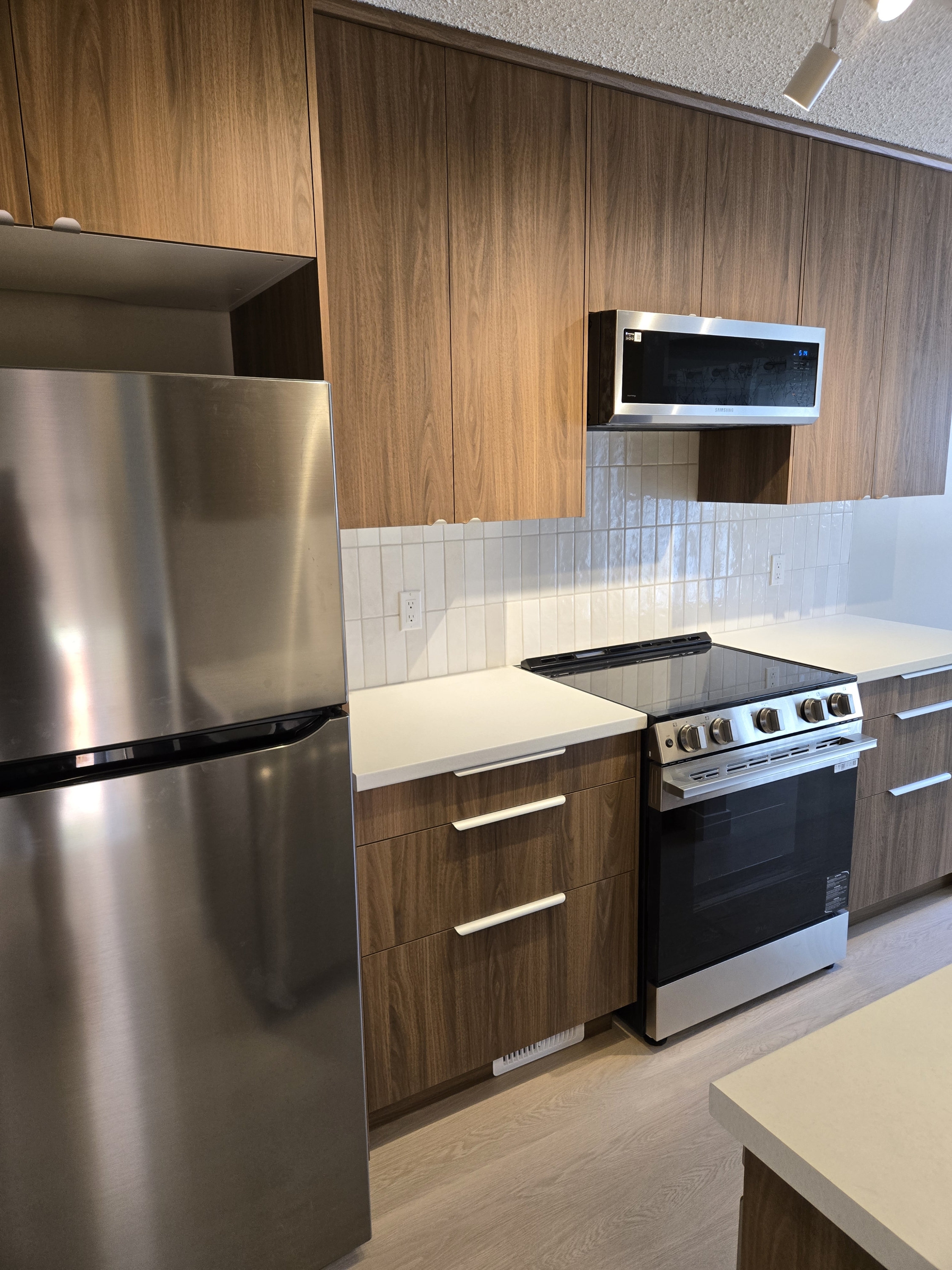 5911 55 Ave - 3