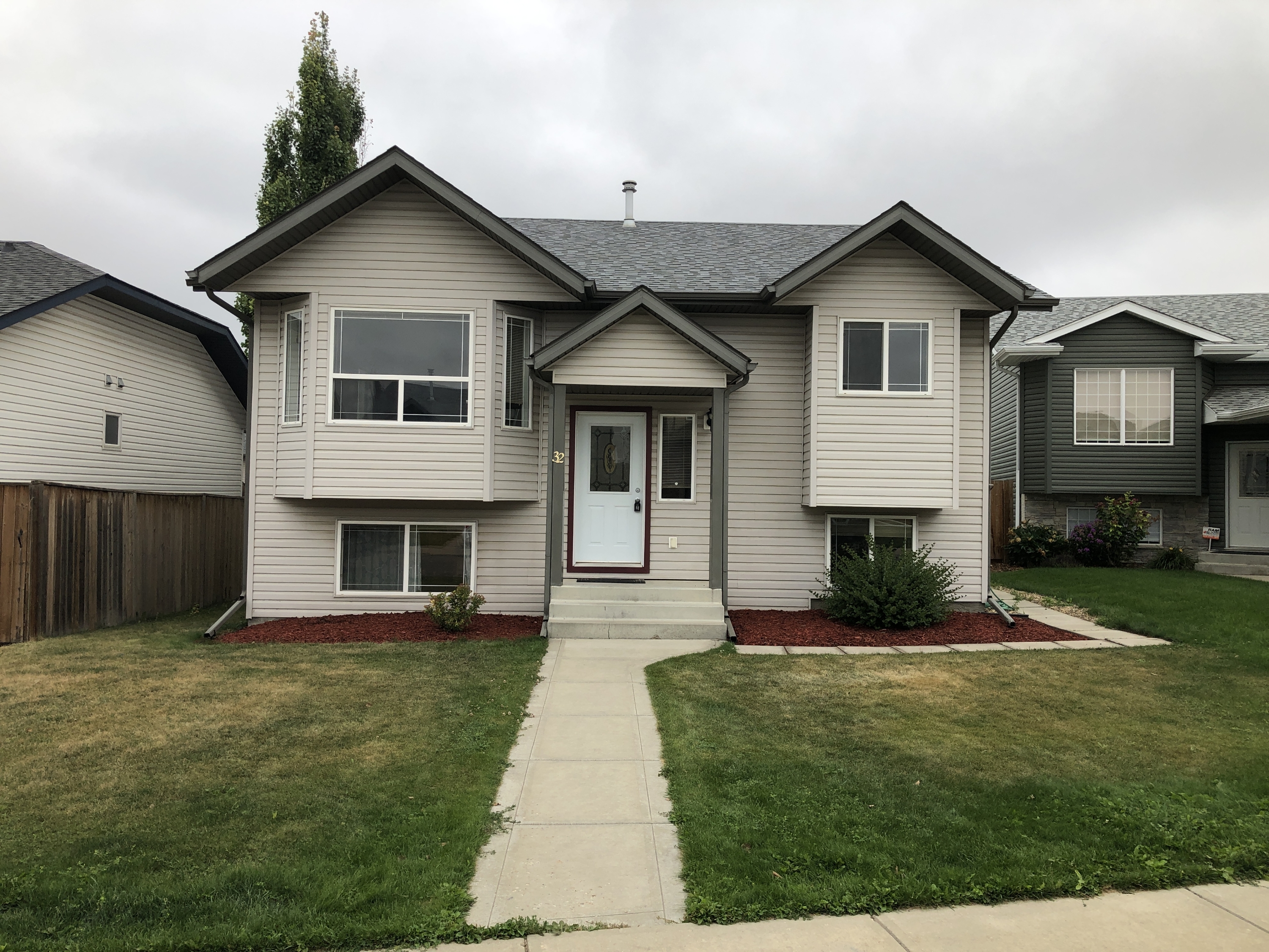 32 A Iverson Close